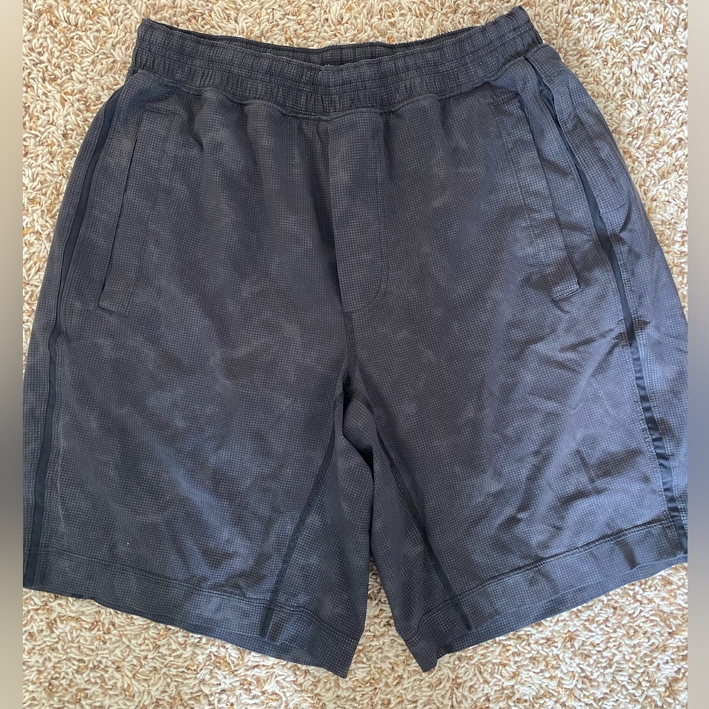 Lululemon Mens lined shorts